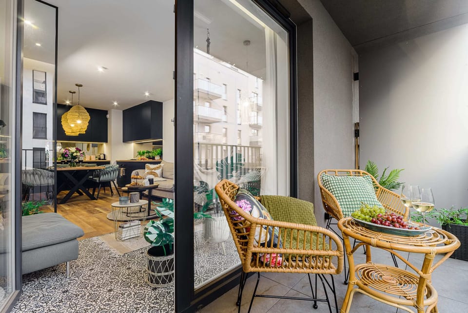 Business Condo | Balcony