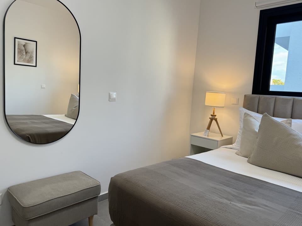 Luxury Apartment | 2 bedrooms, in-room safe, blackout drapes, iron/ironing board
