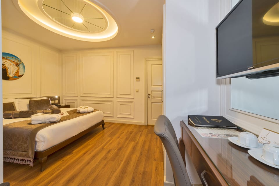 Standard Double Room | In-room safe, blackout drapes, soundproofing, free WiFi