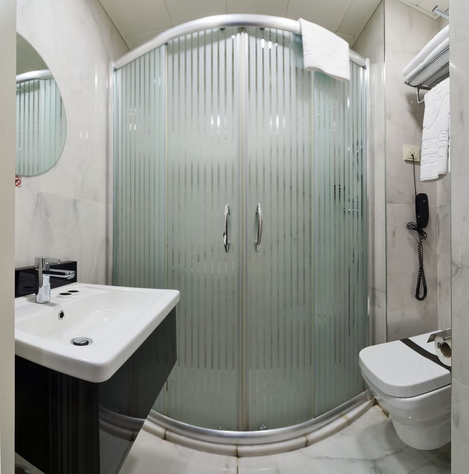 Standard Double or Twin Room | Bathroom | Slippers