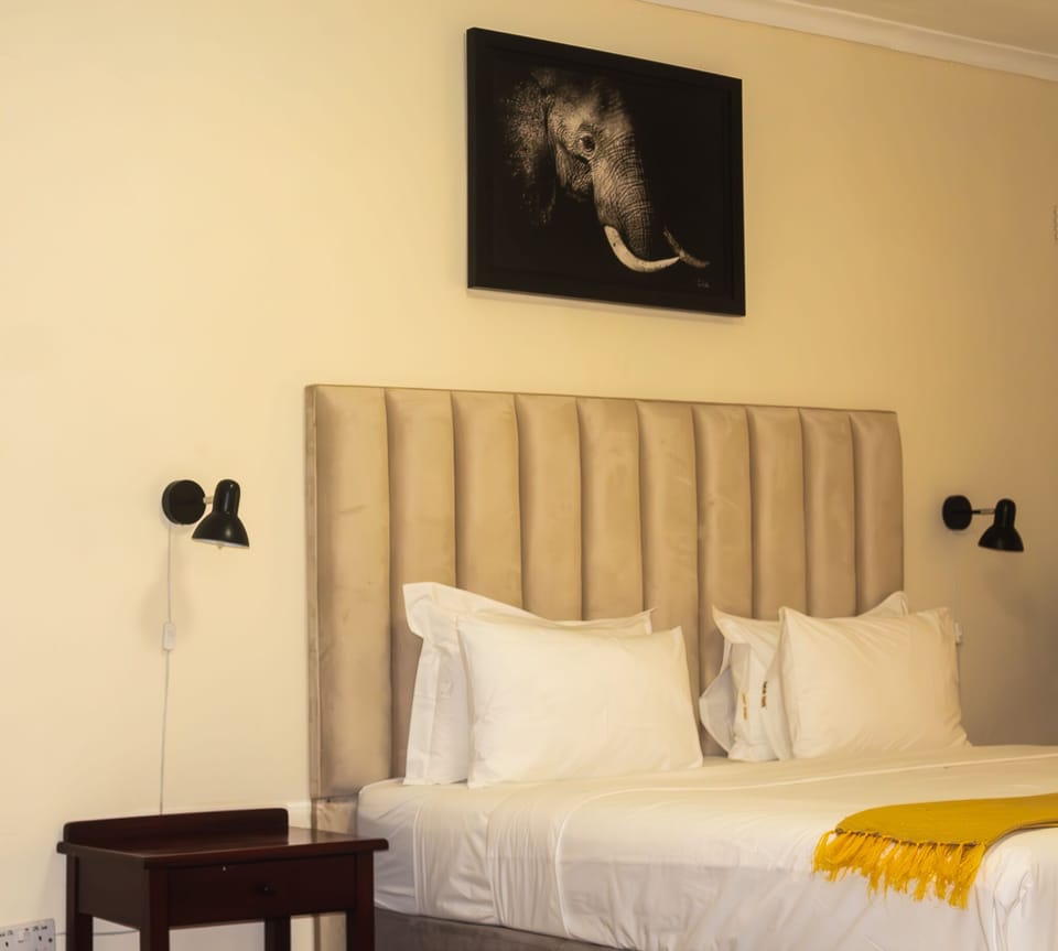 Suite | Minibar, free WiFi, bed sheets