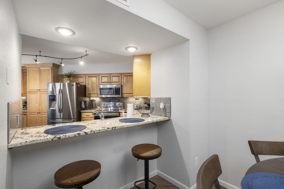 Seating for 2 at Kitchen Island