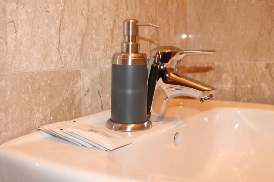 Bathroom sink