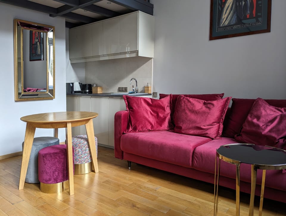 Kitchen annex with steam oven/ microwave, kitchen utensils, Nespresso coffe
