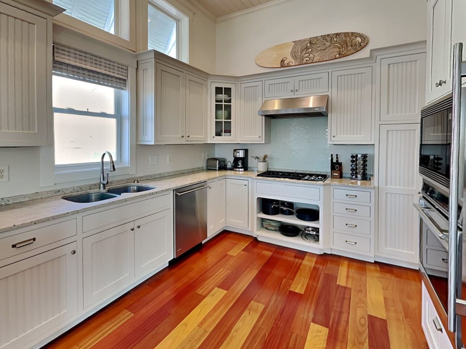 Kitchen - Full Stocked Kitchen With Stainless Steel Appliances