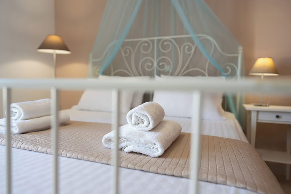 Villa, 2 Bedrooms, Mountain View | 2 bedrooms, in-room safe, blackout drapes, soundproofing