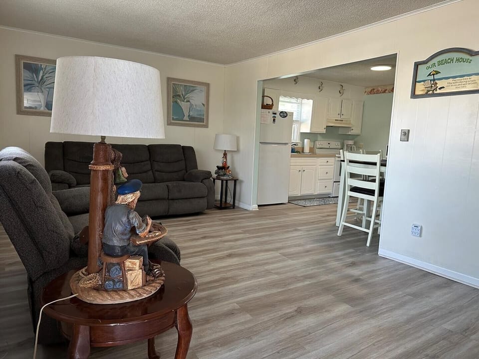 Condo, 2 Bedrooms | Living area