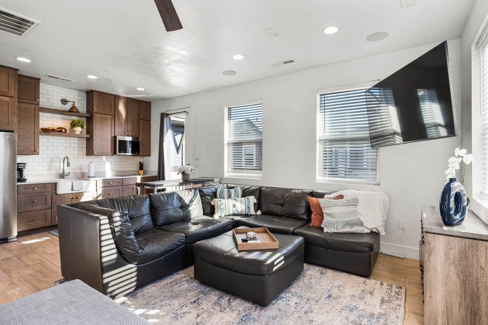 House, 1 Bedroom | Living area | Smart TV