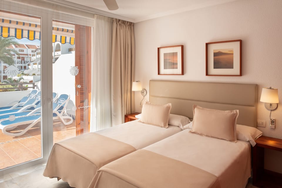 Superior Apartment, 2 Bedrooms, Terrace, Garden View | Free WiFi, bed sheets