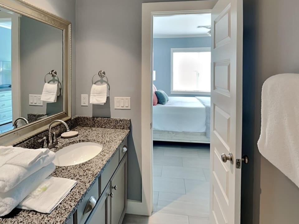 Primary Bathroom - Floor 2