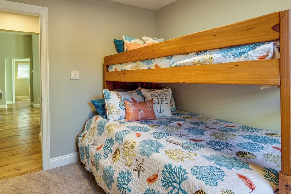 House (4 Bedrooms) | Interior