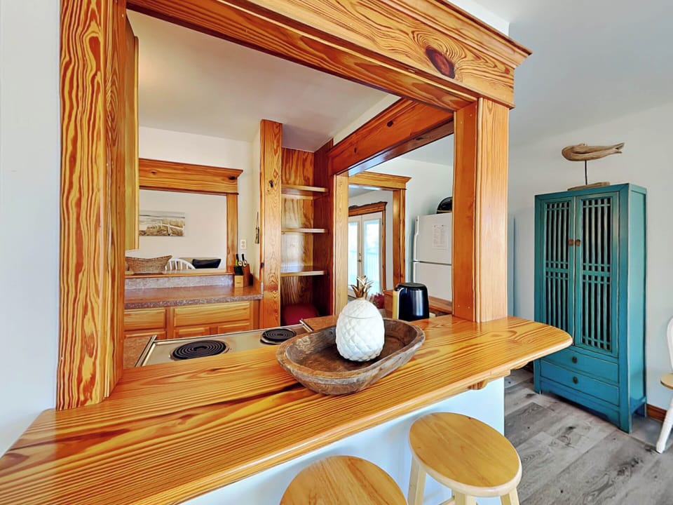 Pass-Through Breakfast Bar