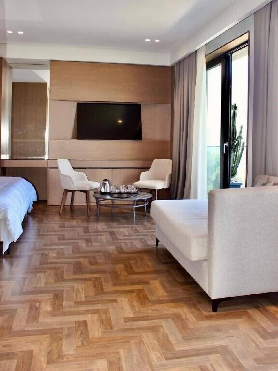 Suite, Sea View | Desk, soundproofing, free WiFi, bed sheets