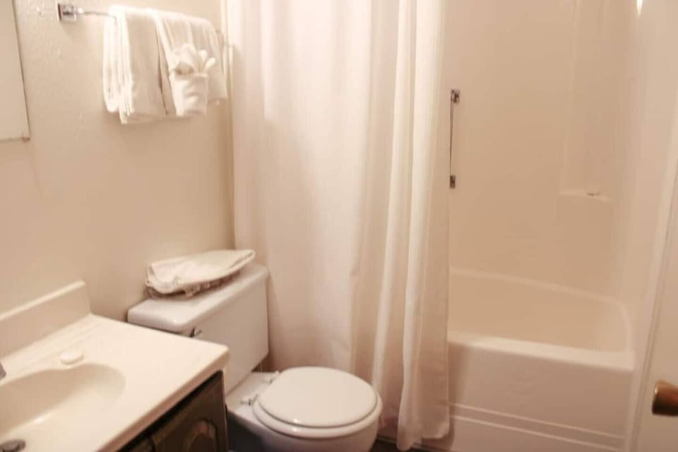 2nd Full Bathroom