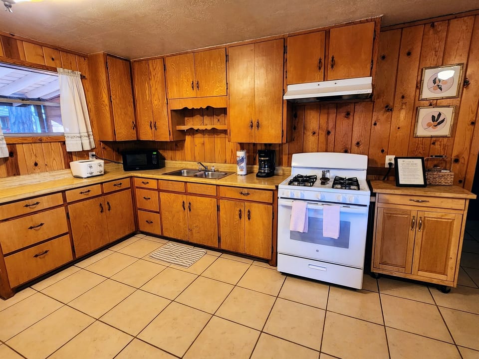 Full Kitchen