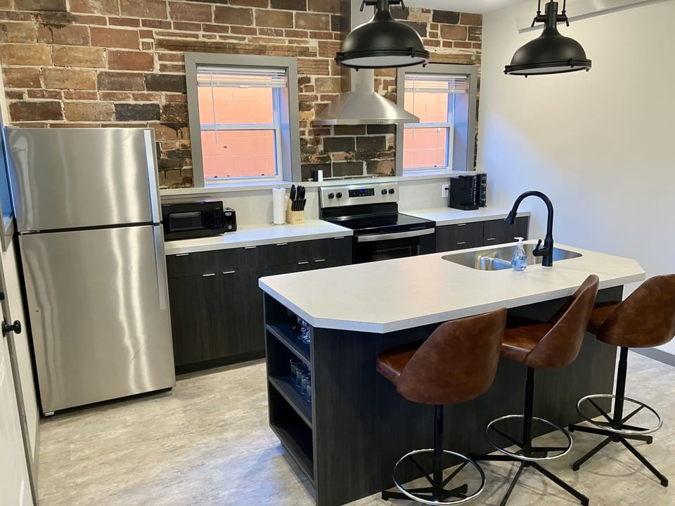 The kitchen has all the things you'll need to feel comfortable and at home.