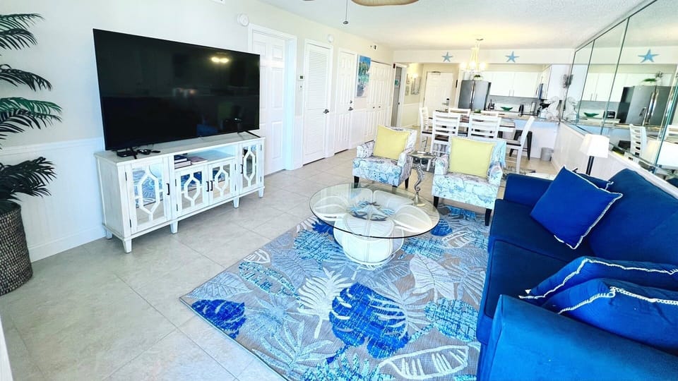 Floor, Furniture, Indoors, Living Room, Home Decor