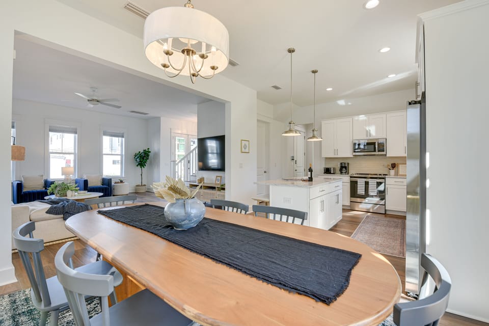 Dining Area | Dining Table | Dishware/Flatware