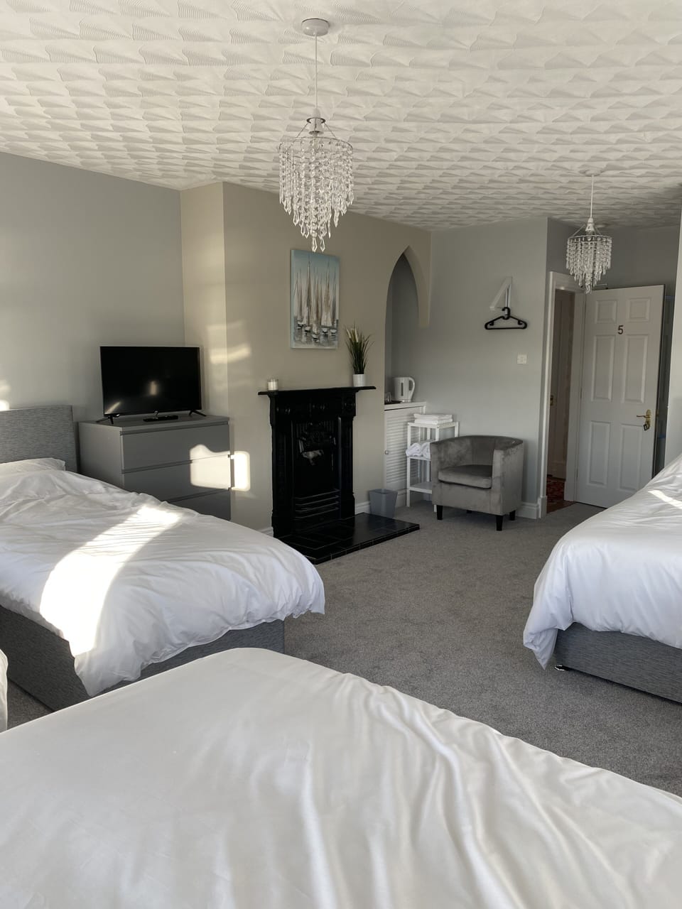 Family | Blackout drapes, iron/ironing board, free WiFi