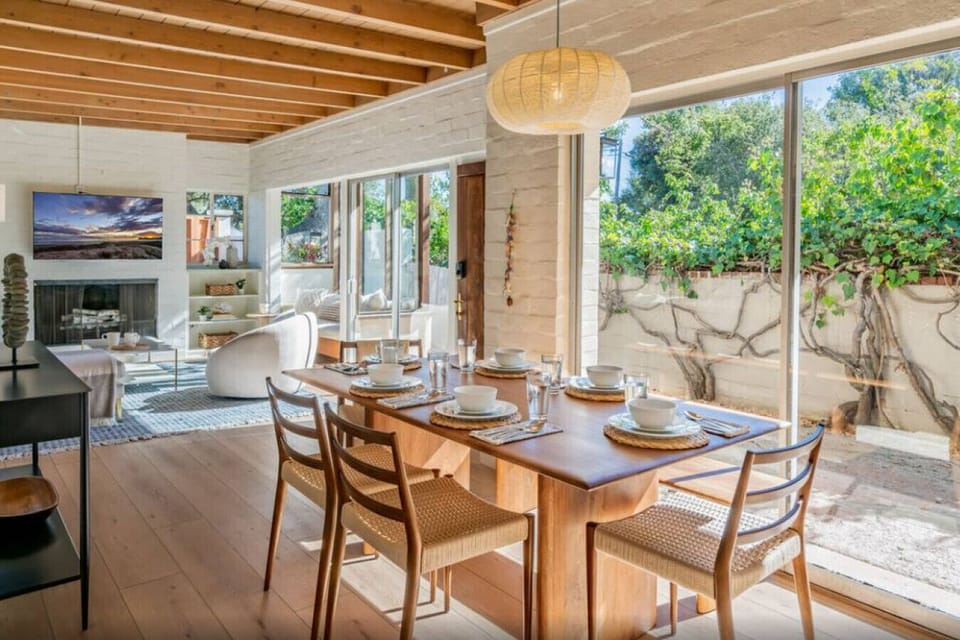 Sunny Open Dining Area