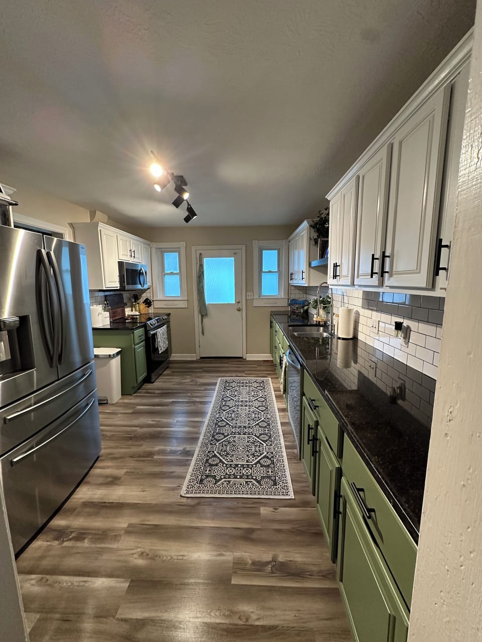 Recently renovated fully stocked kitchen. All new appliances ready for use! 