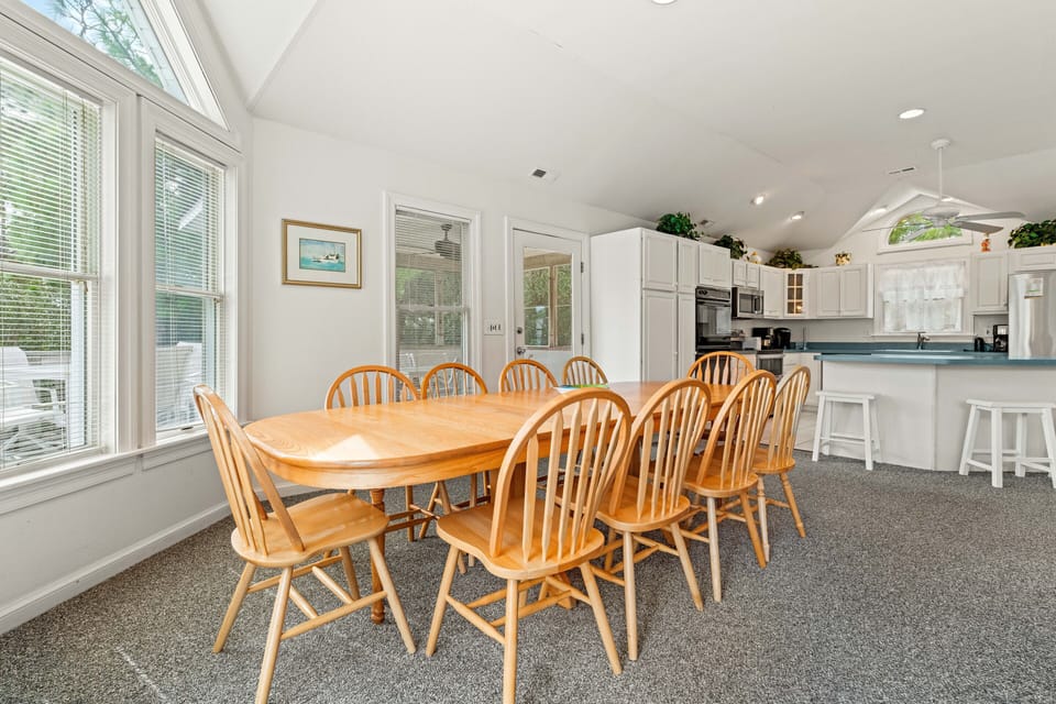 Dining Area - Top Level