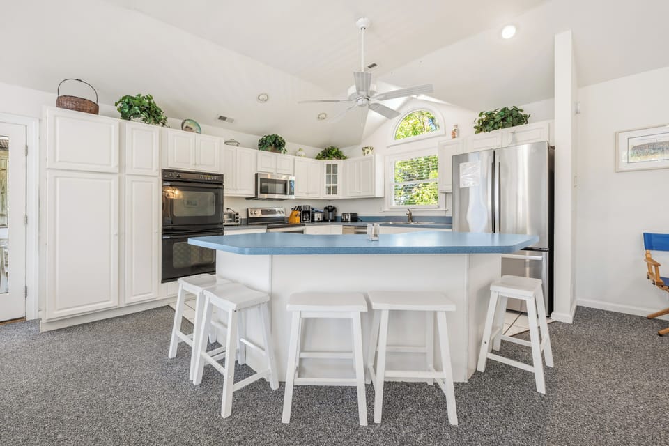 Kitchen Island - Top Level