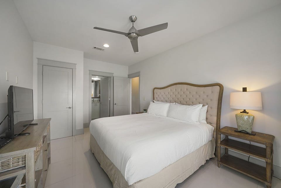 Beachfront Babes - Dune Allen Beach - Bedroom