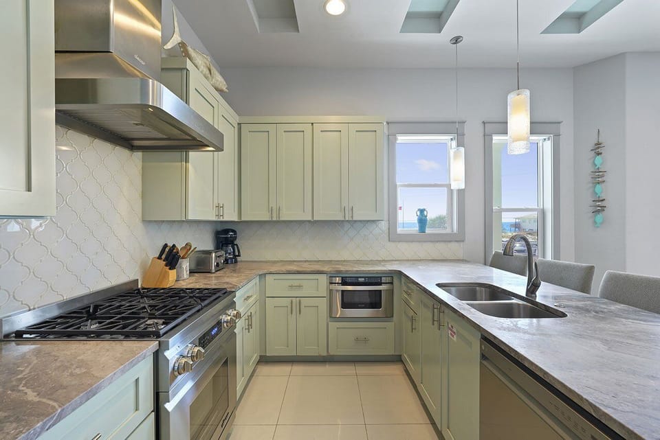 Beachfront Babes - Dune Allen Beach - Kitchen