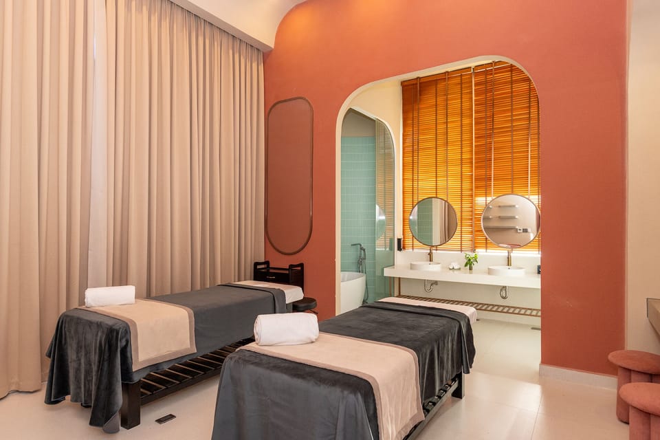Couples treatment rooms, Turkish bath, body treatments, hydrotherapy