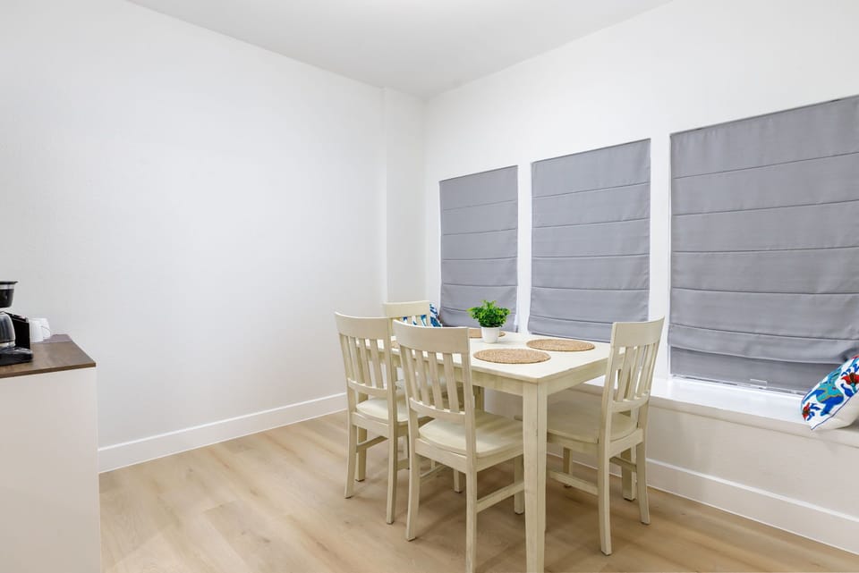 Breakfast Nook