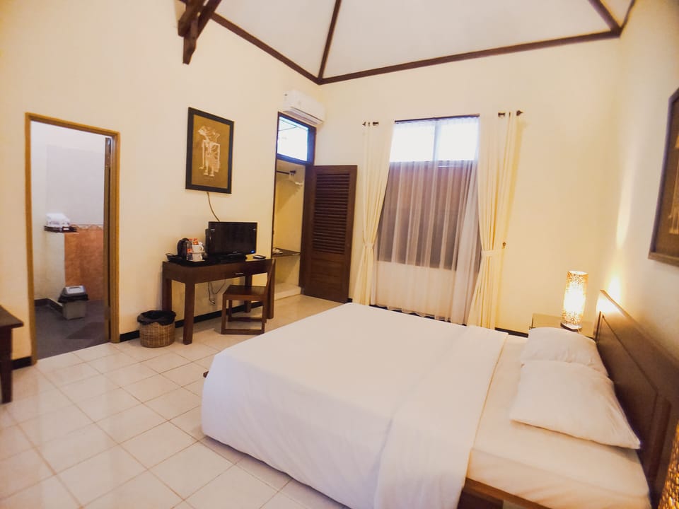 Superior Double Room | Desk, free WiFi, bed sheets