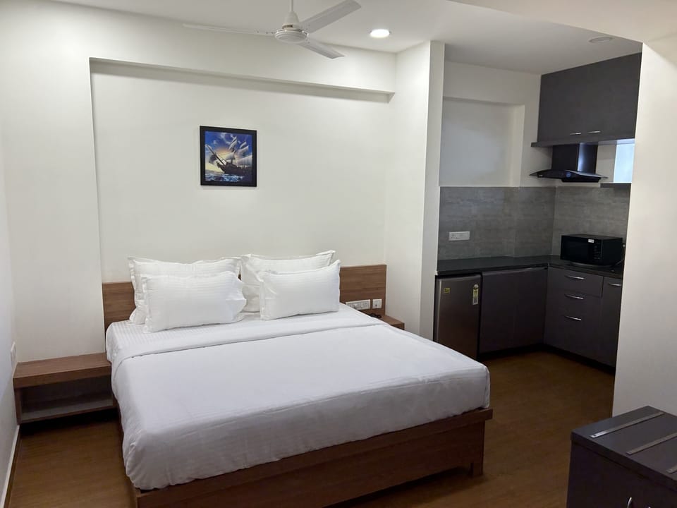 Comfort Studio | Desk, soundproofing, free WiFi