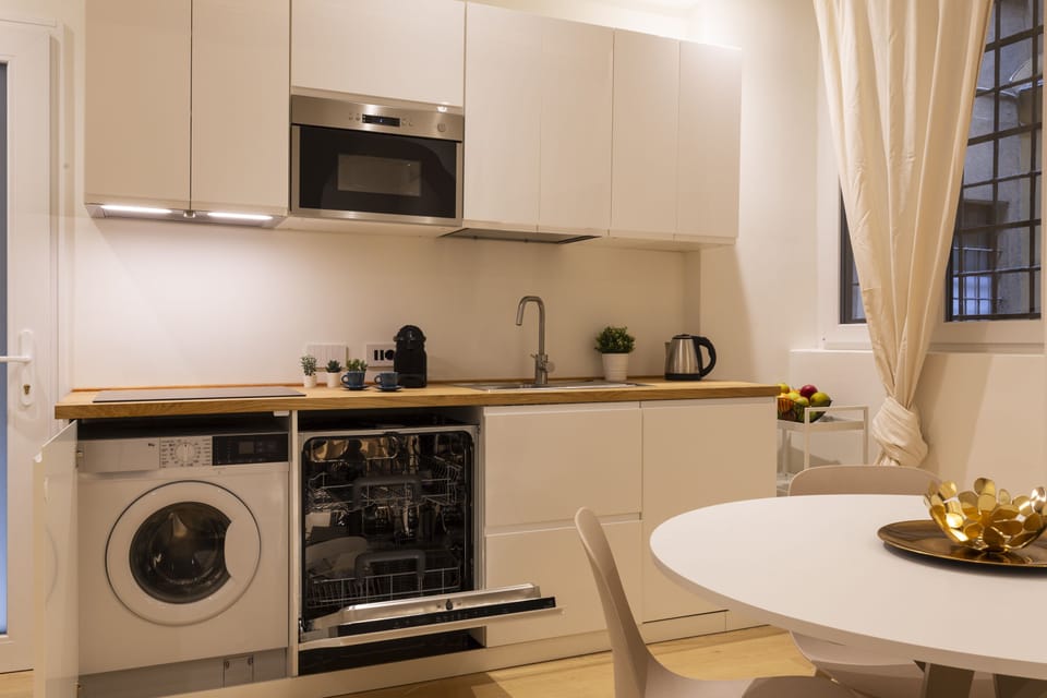 Comfort Apartment | Private kitchen | Fridge, microwave, stovetop, dishwasher