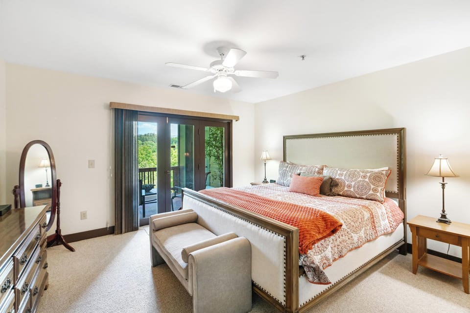 Primary Bedroom---King Size Bed, Mountain View