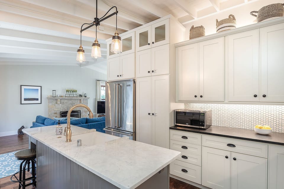 Fully Equipped Gourmet Kitchen