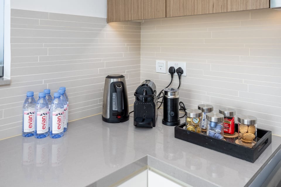 Elite Apartment | Private kitchen | Fridge, microwave, oven, dishwasher