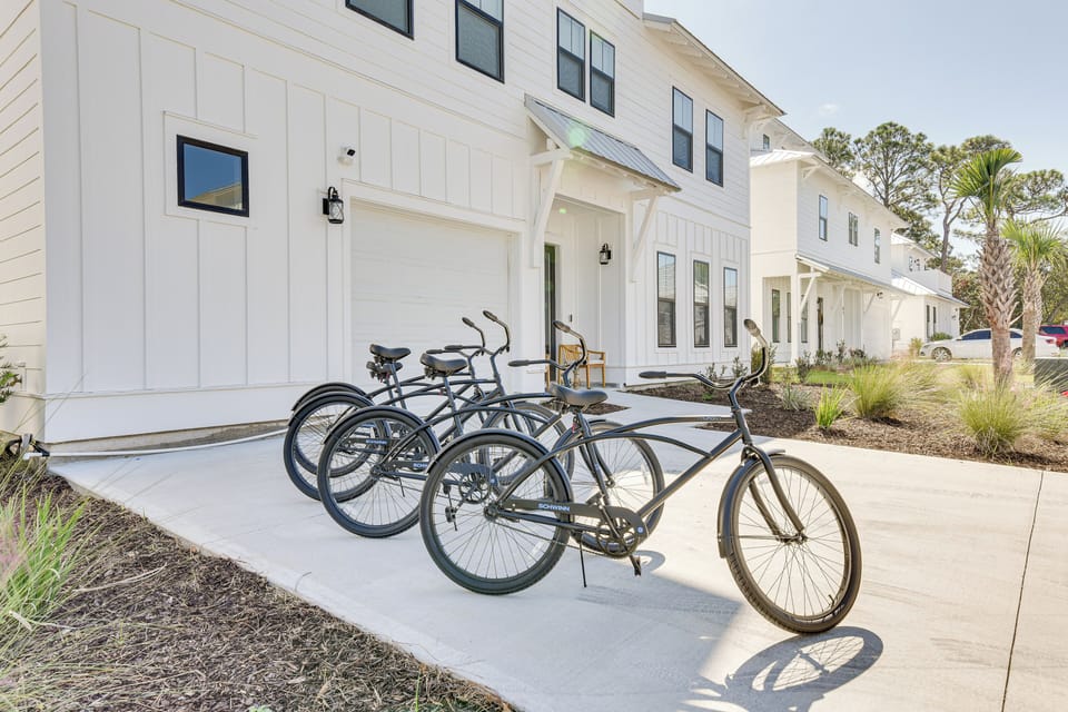 Florida Home - Grill & Pool Table, 1 Block to Bay Cottage in Miramar Beach