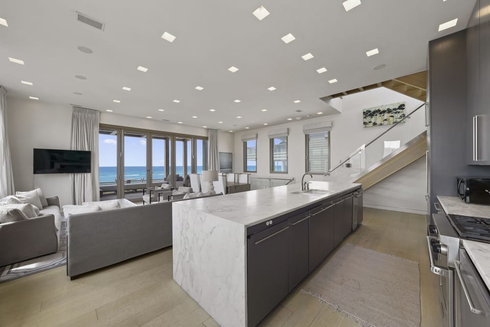 FULLY EQUIPPED, MODERN, COASTAL KITCHEN FACING LIVING