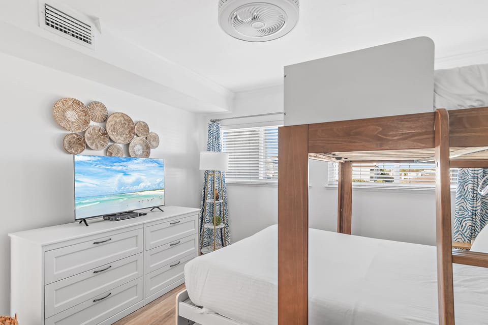 Guest bedroom