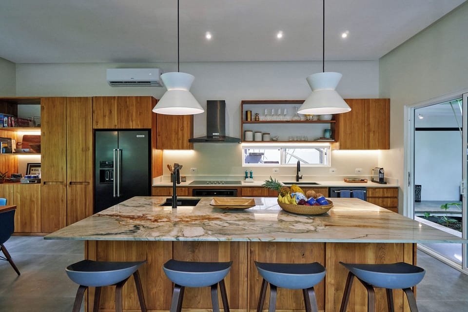 Large Gourmet Chef's Kitchen (showing with doors open)