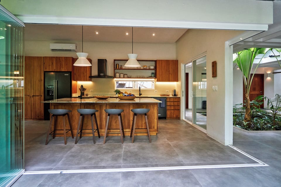 Large Gourmet Chef's Kitchen (showing with doors open)
