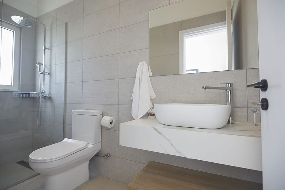 Bathroom 3, ground floor with shower and WC