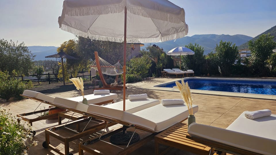 Outside / pool area
