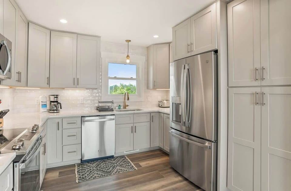 Kitchen Features Brand-New Appliances and is Fully Equipped with Everything you need for a Carefree Stay.