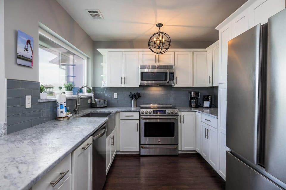 Well-equipped modern kitchen