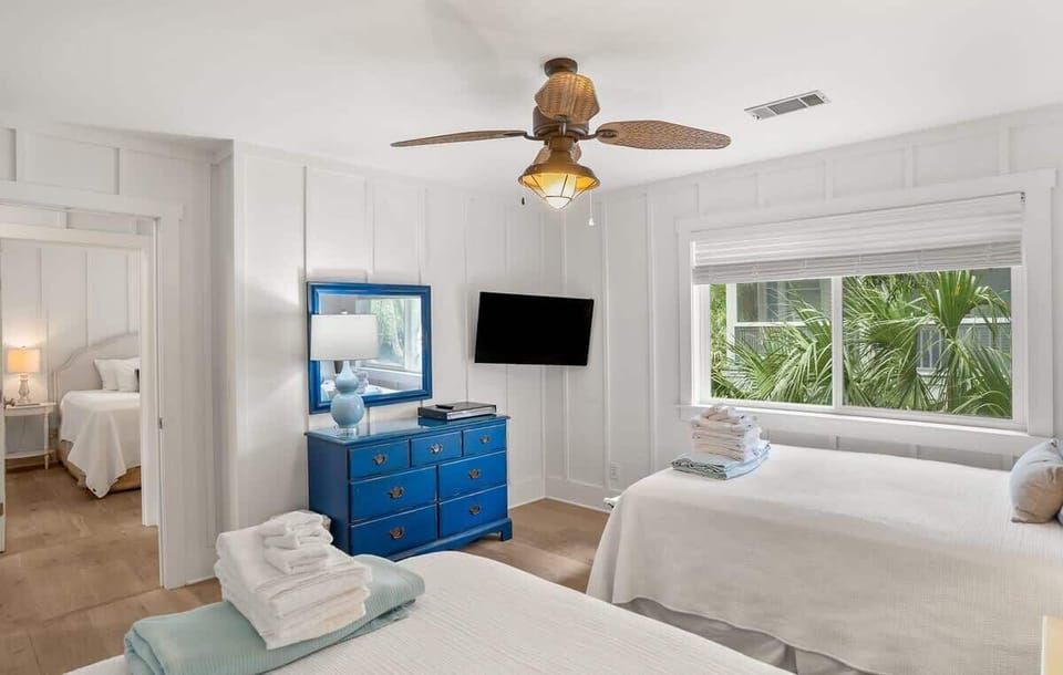 Guest bedroom