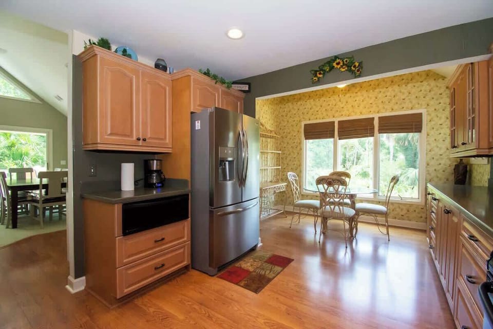 Eat in Kitchen