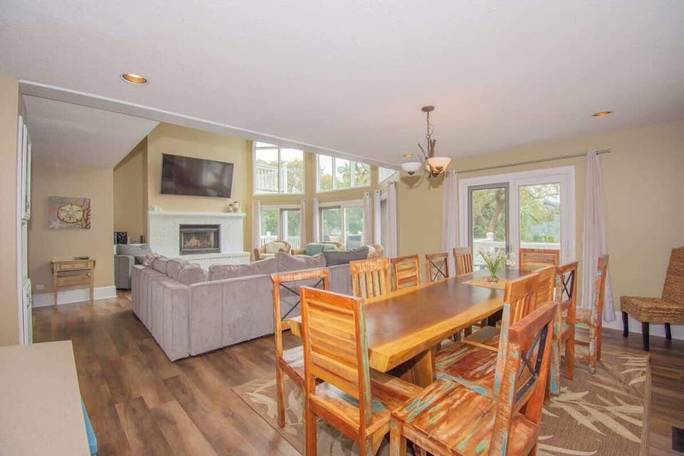 Dining Room with Access to Wrap Around Porch 