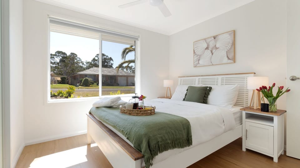 Master Bedroom | Queen